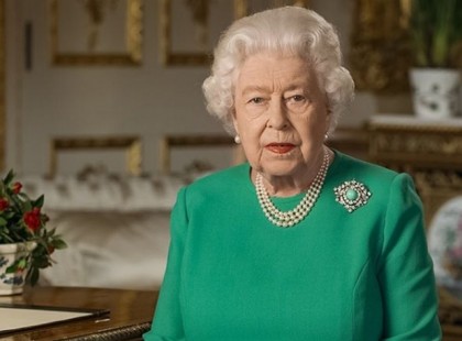 Kerekesszékbe került II. Erzsébet királynő, drasztikusan romlik az állapota