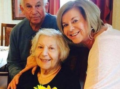 70 év házasság után együtt feküdtek le aludni, és hunytak el. Amikor meglátták mit rejt a férfi keze, nem tudták abbahagyni a sírást