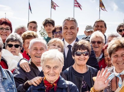 Nem kevés nyugdíjemelés jöhet 2022-ben - már az időpontját is megmondták, ekkora összegre lehet számítani