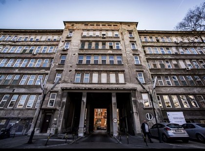 Egy halott mellett feküdtem reggelig a Péterfyben