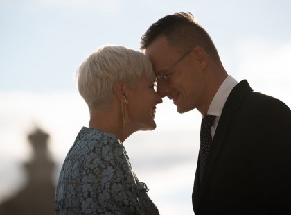 Esküvői fotók! SZIJJÁRTÓ PÉTER igazán szerencsés ember! Csodaszép MENYASSZONY SZIJJÁRTÓ SZILVIA! Ez a ruha telitalálat, mint egy igazi HERCEGNŐ! >>>> 