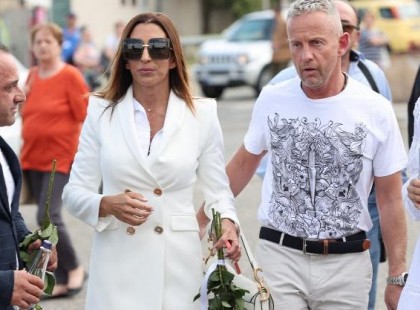 NORBI KIKELT MAGÁBÓL, ÍGY SZÓLT BE AZOKNAK AKIK ÖLTÖZÉKÉT KRITIZÁLTÁK BERKI TEMETÉSÉN: “TUDJÁTOK MI A BOTRÁNY? KINÉZNI VALAKIT ÉS…”