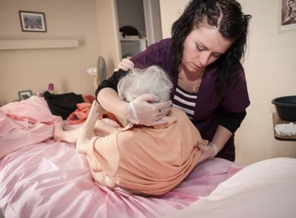 VÉGÜL ELFOGADTÁK! Így szabályozza a törvény a KÖTELEZŐ SZÜLŐTARTÁST JANUÁRTÓL >>> 10 tény, amit mindenképpen érdemes tudni a kötelező szülőtartásról fiataloknak és időseknek is! Ezt mondja ki a jogszabály :