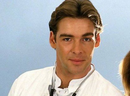 Máig nem tudjuk elfelejteni Udo Brinkmannt, a Klinika nőcsábászát: ám ha most, 35 év elteltével szembe jönne az utcán, biztosan nem ismernénk meg :