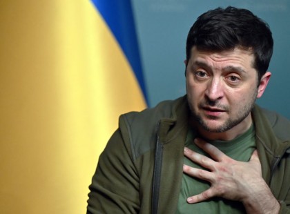 ZELENSZKIJ DURVA BESZÁMOLÓJA: ÉPP CSALÁDJÁVAL VOLT, MIKOR OROSZ EJTŐERNYŐSÖK ÉRKEZTEK, HOGY…