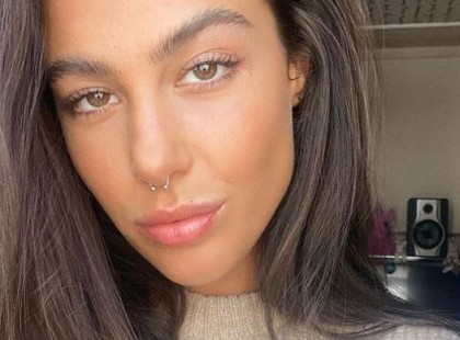 TÓTH ANDI FELHÁBORODOTT KIROHANÁSA BERKI HALÁLA KAPCSÁN: “AZ EMBERISÉG KIÁBRÁNDÍTÓ ÉS UNDORÍTÓ. MINDENEMMEL KÍVÁNOM, HOGY…”