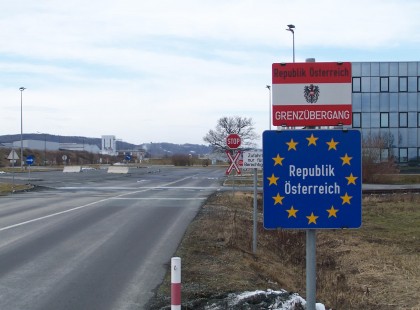 Ausztriában minden ember 120 ezer forint egyszeri segélyt, és 71 ezer családi pótlékot kap az infláció miatt..