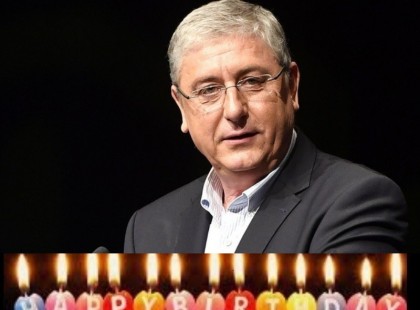 Most érkezett a hír Gyurcsány Ferencröl l!Gyertyát is gyújtottak. Rengetegen küldik most jókívánságaikat.