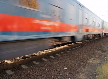 Ma a vonaton mellém ült egy Down-kóros kisfiú... A szemben ülő nő elkezdett öklendezni a látványától, erre megszólalt Ő