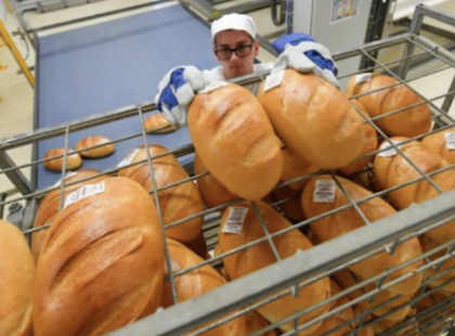 Nyár közepétől ennyibe fog kerülni egy kiló kenyér!