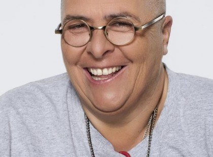 Újra jár a padödö kerekes székes énekese