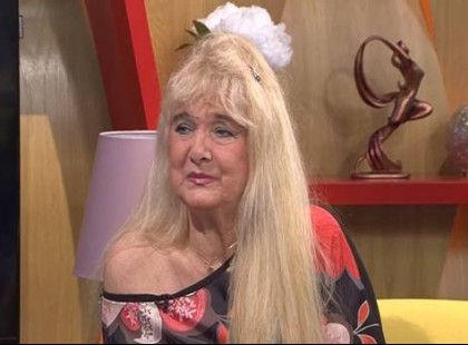 Leesett a rajongók álla – Így néz ki Karda Bea teste 71 évesen .....úgy néz ki mint egy tinilány ⬇további képek a hozzászólásban