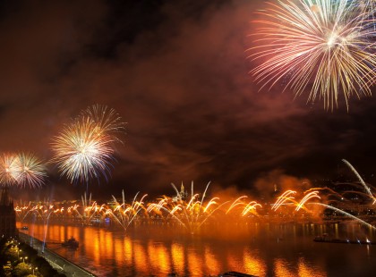 2 perce érkezett, elmarad a tűzijáték. A pénzt az emberek kapják meg!