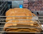 Eközben a haldokló és meghalni készülő Németországban 680 forint a kilós kenyér ára, az 1,2 milliós átlagfizetés mellé..