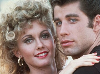 John Travolta teljesen összeomlott Olivia Newton-John halálhírétől: így búcsúzik filmes szerelmétől a világsztár:„Drága Oliviám...