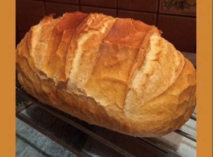 Közel 2 kilós kenyérke, aminek az összköltsége 350 forint sincs