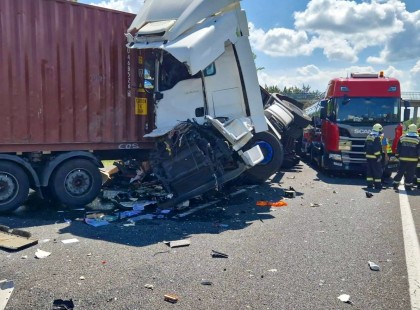 1 PERCE ÉRKEZETT:Hatalmas baleset ! Közel 7 km-es a torlódás, forgalmat megállították, nincs átjutás.A helyszínelés jelenleg is tart, a torlódás közel 7 kilométeres.