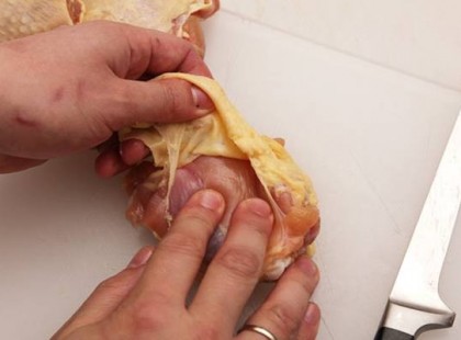 Ha te is leszeded a csirke bőrét, hatalmas hibát követsz el! Eláruljuk miért!