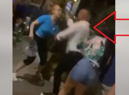 Itt a videó a balhéról! GÁSPÁR LACI Most szombaton... Balatonfüred - Matróz bár ❗️AZ ELŐZMÉNYEK; - A barátom az egyik biztonsági őr a felvételen. Itt az igazság ez történt