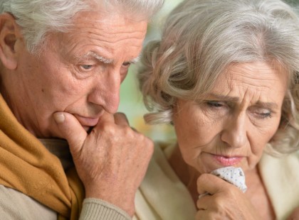 Fontos tájékoztatást adtak ki minden 60 év felettinek! Ezt akár le is tilthatják a nyugdíjából! Legyen nagyon óvatos, mert a nyugdíja 30%-a bánhatja minden hónapban!