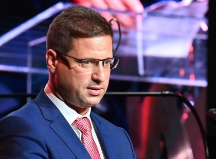 Minden magyar állampolgár kap 10 köbméter tűzifát -ezzel a feltétellel: hatósági áron