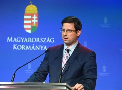 ETTŐL a naptól itt megint újra KÖTELEZŐ LESZ A MASZKVISELÉS MAGYARORSZÁGON,HA TETSZIK HA NEM !