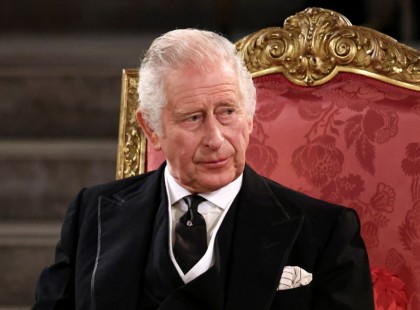 III.Károly király lemondott. Vilmos herceg sem lesz király