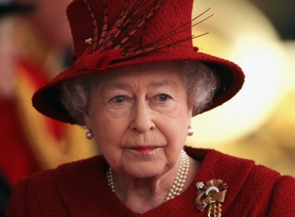 Nyilvánosságra hozták!Kiderült a szörnyű igazság!Ebbe halt bele Erzsébet királynő