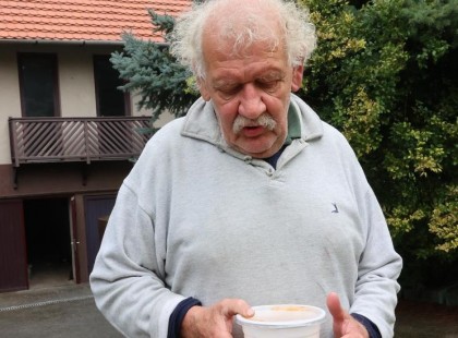 610 ezer forintos tartozás miatt vitték el a 40 milliós házát a nagybeteg Károly bácsinak.. ez Magyarország 2022-ben