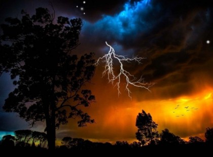 PERCEINK VANNAK HÁTRA: BRUTÁLIS FELHŐSZAKADÁS ÉRKEZIK,: Ezekre a megyékre riasztás jött – Aki itt él, zárjon be mindent, hatalmas vihar érkezik, mutatjuk mikor!