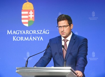 Gulyás Gergely : Minden magyar állampolgár kap 10 köbméter tűzifát -ezzel a feltétellel