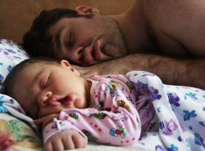 Legfrissebb tanulmány szerint a férfiak agya összemegy az első gyermekük születése után