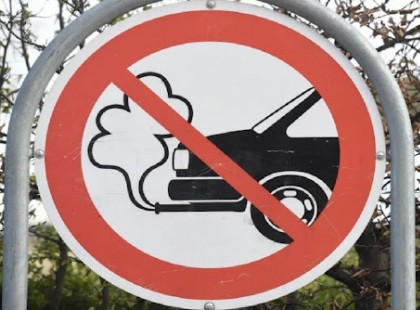 Kész, itt a vége! Betiltják a benzines és dízel autókat is Magyarországon: itt a dátum!