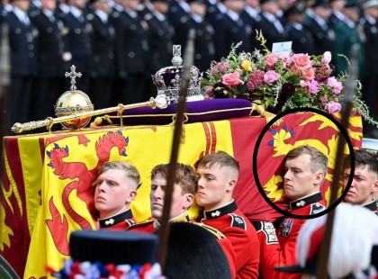 1 Perce jött a sokkoló hír! Ezért halt meg  a 18 éves katona, aki Erzsébet királynő koporsóját őrizte