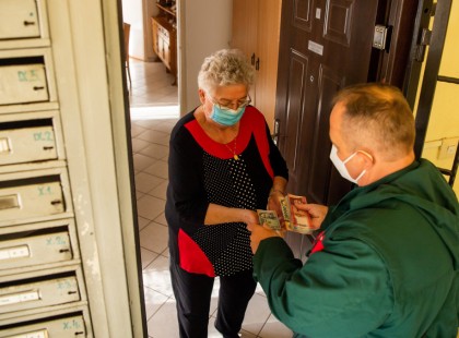 Újabb jó hír a nyugdíjasoknak. Januárban még több pénzt kaphatnak az idősek