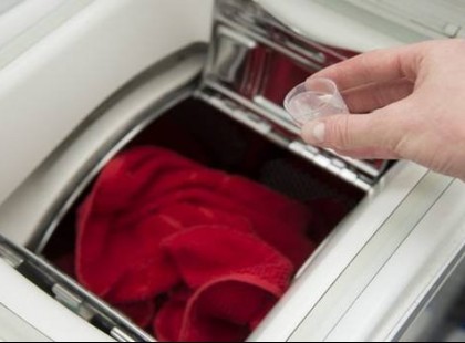 Minden mosás előtt ezt adta a mosószerhez, a több éves törölközői ma is újak. Mi is kipróbáljuk ezt a módszert!