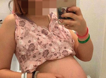 Egy 16 éves lány terhes lett, de tagadta. Az orvos olyat mondott, hogy az anya lefordult a székről