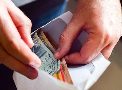 Minimálbér 2023: Hatalmas mértékű nettó fizetésemelés jöhet Januártól!