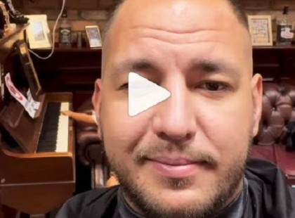 Lefotózták, mit tett Curtis egy kolumbiai üzlet előtt: a képek nem hazudnak A cikk a hozzászólásoknál olvasható!