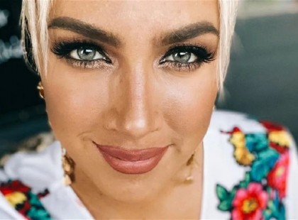 Tóth Gabi végre megmutatta csodaszép kislányát, a rajongók valósággal elolvadnak tőle! Tündéri göndör fürtös hajasbaba Tóth Gabi kislánya, és nézd mit csinál közben