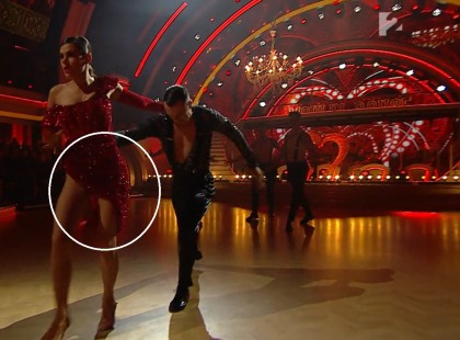 Dancing with the Stars :Csobot Adél hatalmasat villantott! Ruháját habár táncra tervezték, így is hamar olyat mutatott, amit biztosan nem tervezett.
