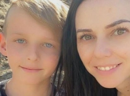 Kedves ismerősök ! Ez az iskolai zaklatás eredménye…  A mi édes 12 éves kisfiúnk ma reggel meghalt, miután tegnap este megpróbálta kioltani az életét. 