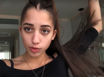 Ledobta a textilt Magyarország talán egyik legjobb top 10es nője, Schobert Lara. Olyan testet villantott amit még a 10/10 nők is megirigyelnek