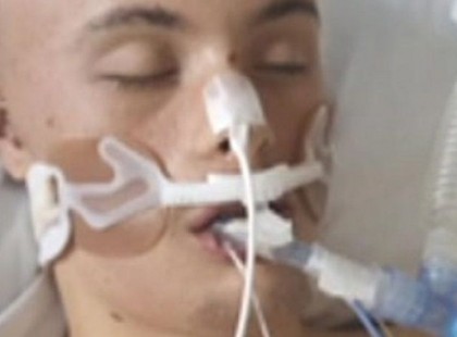 Már épp arra készültek, hogy másnak adják az agyhalott fiú szerveit, ám a nővér sikítva futott az orvosokhoz!