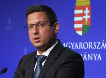 Leesett az emberek álla! Soha nem látott mértékű béremelés jöhet Magyarországon, ilyen fizetésekre számíthatunk: