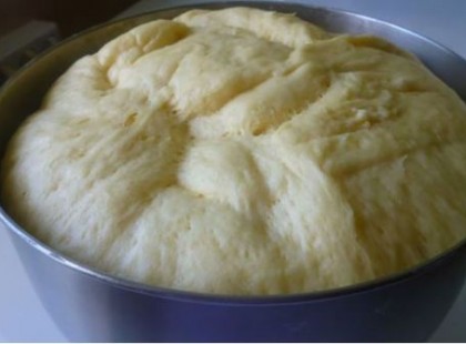 Közkívánatra! Itt a varázslatos kelt tészta recept, amiből bármit elkészíthetsz: mákos bejgli, kakaós csiga, sós kifli is lehet belőle! Mentsd el karácsonyra!