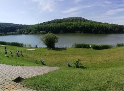 Csak kevesen hallottak a meseszép magyar tóról, pedig festői környezetben található, kiváló stranddal, és még horgászni is lehet A cikk a hozzászólásoknál olvasható!
