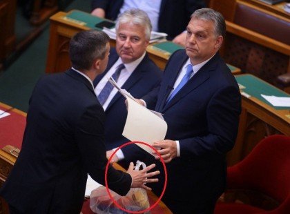 Botrány a parlamentben !Hatalmas pofont kapott Orbán!