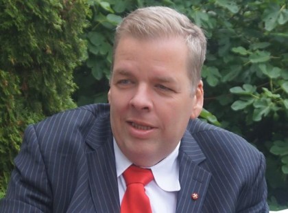 Letaszította Mészáros Lőrincet a trónról Schmuck Andor ! Ő lett Magyarország legszebb pasija