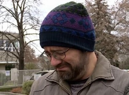 Feleségét, fiát és házát is elveszítette az orosházi édesapa !Nem merik egyedül hagyni: éjjel-nappal vigyáznak a kétévesen elhunyt orosházi Bence édesapjára, aki a feleségét és a házát is elvesztette